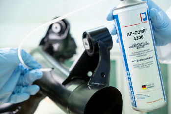 Coating spare parts with a spray can