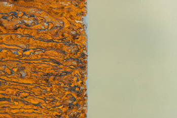 Effect of underbody protection. Left: untreated metal; Right: coated metal